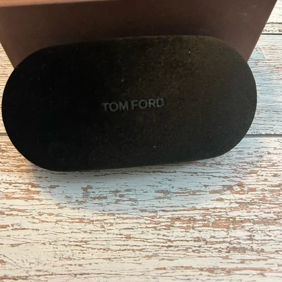 Tom Ford Glasses Case with Chocolate Brown Box - Picture 4 of 6